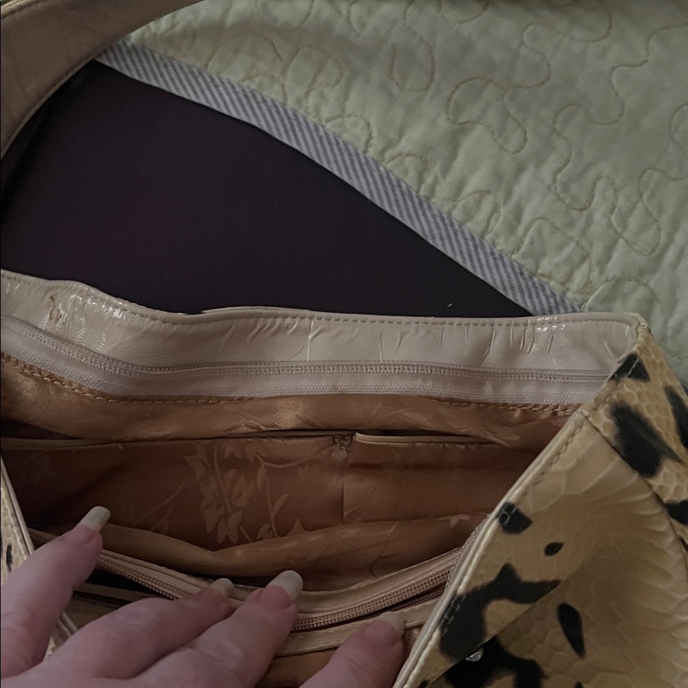 Leather Snakeskin Pattern Shoulder Bag - Picture 6 of 7